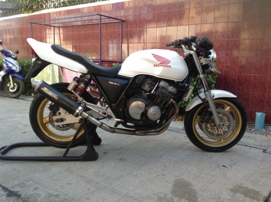 CB 400 ปี 93 พร้อมใช้งานเลยครับ CB 400 ปี 93 พร้อมใช้งานเลยครับ