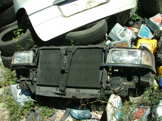 ขายตัดศอกหน้า audi A 80 ของเก่าญี่ปุ่นพร้อมอุปกรณ์ตามภาพเลยครับ 5500.-