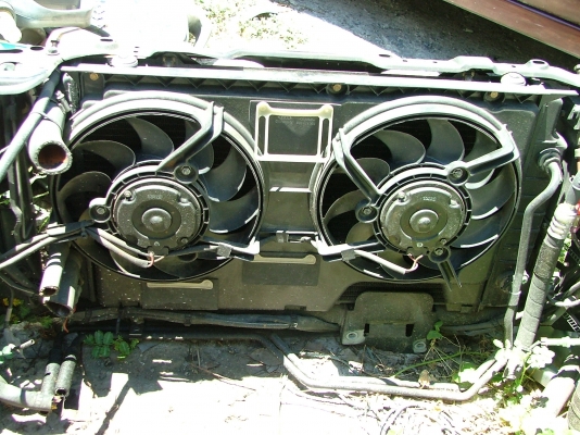 ขายตัดศอกหน้า audi A 80 ของเก่าญี่ปุ่นพร้อมอุปกรณ์ตามภาพเลยครับ 5500.-