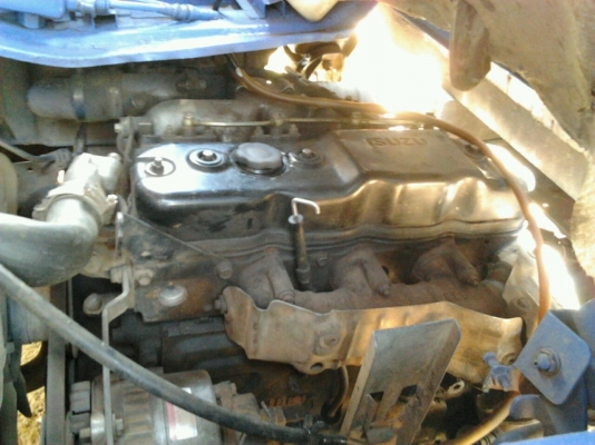 ISUZU KS 110 HP 4BE1 กระบะเหล็กคอกไม้ความยาว 4.30 เมตรสภาพสวยจัด เครื่องแห้งแรงดีไม่เยิ้ม หัวเก๋งสวยไม่ผุคอนโซลอยู่ครบ ช่วงล่างคัชซีไม่ผุไม่บวม ยางสภาพดี 6 เส้นประมาณ 70\% พร้อมบรรทุกพร้อมใช้งาน เอกสารทะเบียนภาษีครบพร้อมโอน ราคาต่อรองได้ครับ ISUZU KS 110 HP 4BE1 กระบะเหล็กคอกไม้ความยาว 4.30 เมตรสภาพสวยจัด เครื่องแห้งแรงดีไม่เยิ้ม หัวเก๋งสวยไม่ผุคอนโซลอยู่ครบ ช่วงล่างคัชซีไม่ผุไม่บวม ยางสภาพดี 6 เส้นประมาณ 70\% พร้อมบรรทุกพร้อมใช้งาน เอกสารทะเบียนภาษีครบพร้อมโอน ราคาต่อรองได้ครับ