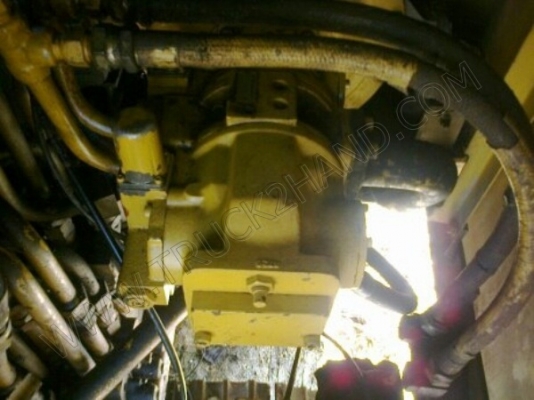 รถแบคโฮ ยี่ห้อ CAT รุ่น E70