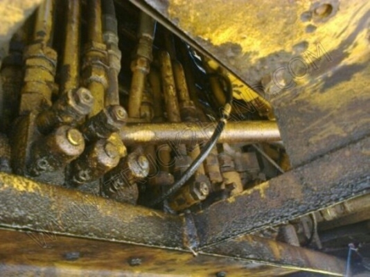 รถแบคโฮ ยี่ห้อ CAT รุ่น E70