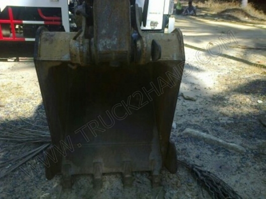 รถแบคโฮ ยี่ห้อ CAT รุ่น E70