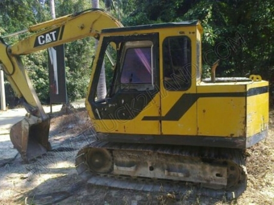 รถแบคโฮ ยี่ห้อ CAT รุ่น E70