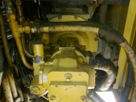 รถแบคโฮ ยี่ห้อ CAT รุ่น E70