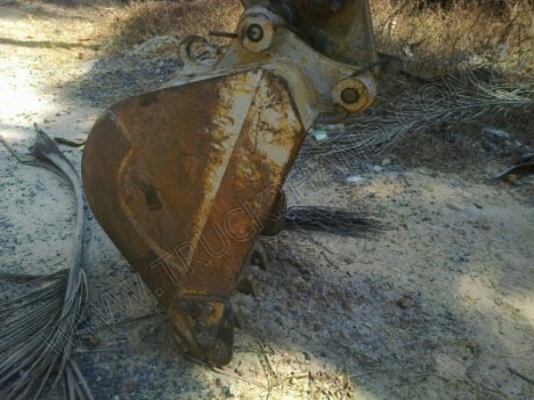 รถแบคโฮ ยี่ห้อ CAT รุ่น E70