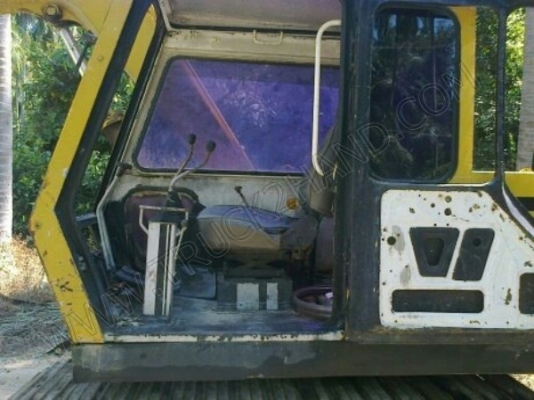 รถแบคโฮ ยี่ห้อ CAT รุ่น E70