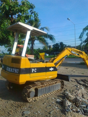 ขายถูก komatsu PC10-6 ขาย 195,000 บาท