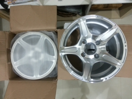 ล้อขอบ 12" กว้าง 7" ใหม่เอี่ยม ขายถูกเหลือ 7,000 บาท ล้อขอบ 12" กว้าง 7" ใหม่เอี่ยม ขายถูกเหลือ 7,000 บาท