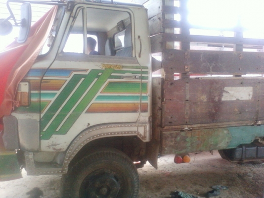 ต้องการขายรถบรรทุก ยี่ห้อ ฮีโน่ เคเอ็ม 310 สภาพเดิมๆ