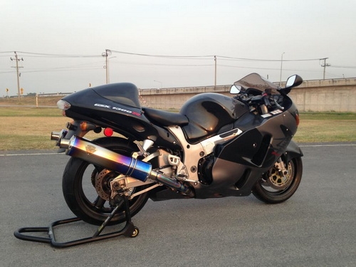 ขาย HAYABUSA 1300  สีเดิมทั้งคัน พร้อมทะเบียน ท่อแต่ง