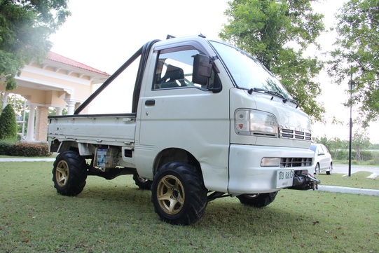 กระป้อ4x4 ญี่ปุ่น เครื่อง1300cc 4สูบ  แต่งมาพอสมควร เชิญชมครับ