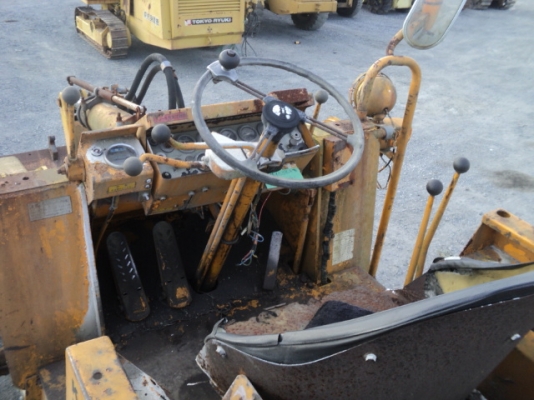 รถตัก komatsu jh 60 A   รถนอก