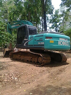 ขายด่วน  รถแบคโฮ KOBELCO  200 รุ่น 8  5900ชั่วโมง  พร้อมใช้งาน