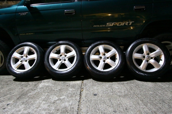 ล้อ15City4รู100 + ยาง Bridgestone 175/65/15 ปี10