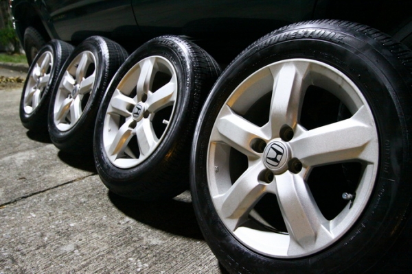 ล้อ15City4รู100 + ยาง Bridgestone 175/65/15 ปี10 ล้อ15City4รู100 + ยาง Bridgestone 175/65/15 ปี10