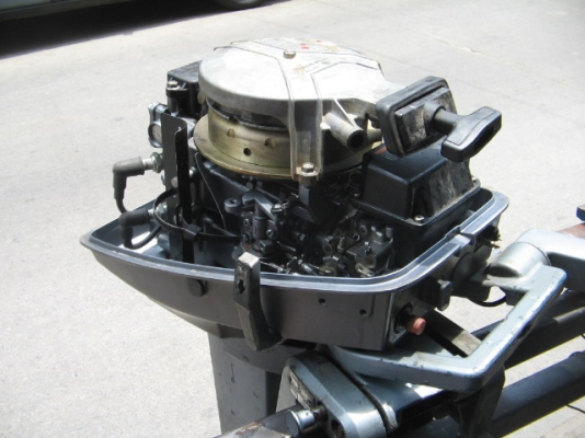 ขาย เครื่่่่่่องเรือ Yamaha 6 แรง หางสั้น  สภาพเครื่อง90\% นำเข้าญี่ปุ่น ราคา 15,500