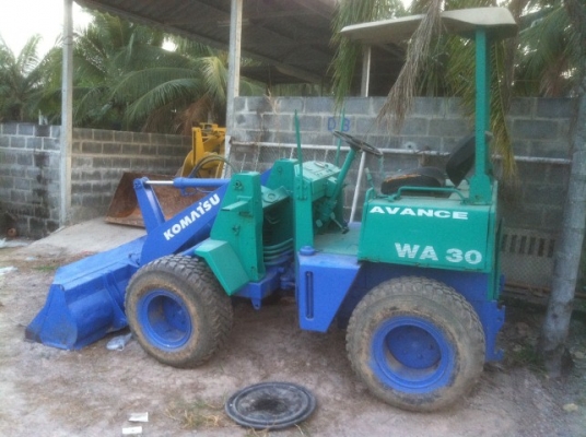 รถตัก komatsu wa30  รถนอก
