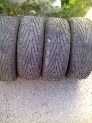 ขายยางพร้อมแม็ก 6 รู ขอบ 17 ยางMAXXIS 215/55R17 ยางสัปดาห์ที่ 28ปี12 สวยๆ จำนวน 1 ชุด