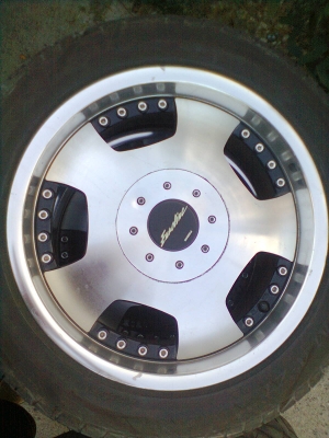 ขายยางพร้อมแม็ก 6 รู ขอบ 17 ยางMAXXIS 215/55R17 ยางสัปดาห์ที่ 28ปี12 สวยๆ จำนวน 1 ชุด