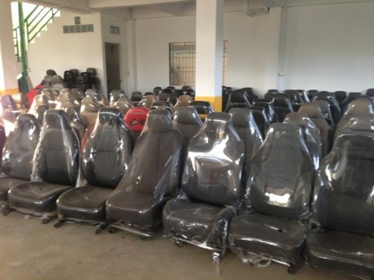 เบาะแท้หลายรุ่นหลายยี่ห้อครับ สอบถามก่อนได้ครับ