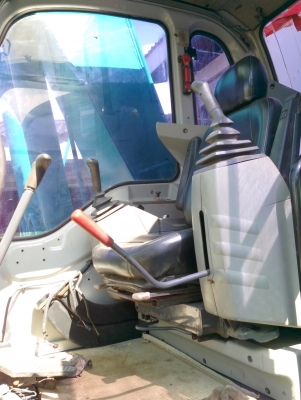 ต้องการขายรถแบ็คโฮ KOBELCO 200 YN09 บูมยาว