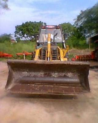 ขายรถตักหน้าขุดหลัง CAT 428B พวงมาลัยเพาเวอร์ ขนาด 1 เพลา สภาพพร้อมใช้งาน ราคา 560,000 บาท