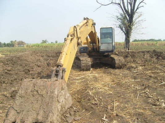 ขายKOMATSU PC 200-5ซี่เรียล61789 สภาพสวยพร้อมใช้ ไฟฟ้าครบ เล่มพร้อมติดต่อได้ทีคุณ อ๊อฟ พิจิตร 086-737-9991