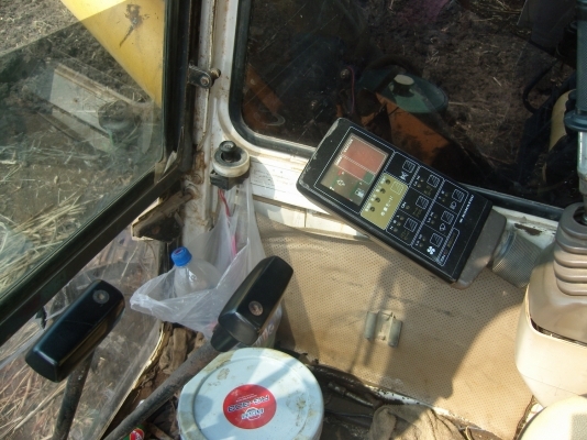 ขายKOMATSU PC 200-5ซี่เรียล61789 สภาพสวยพร้อมใช้ ไฟฟ้าครบ เล่มพร้อมติดต่อได้ทีคุณ อ๊อฟ พิจิตร 086-737-9991 ขายKOMATSU PC 200-5ซี่เรียล61789 สภาพสวยพร้อมใช้ ไฟฟ้าครบ เล่มพร้อมติดต่อได้ทีคุณ อ๊อฟ พิจิตร 086-737-9991