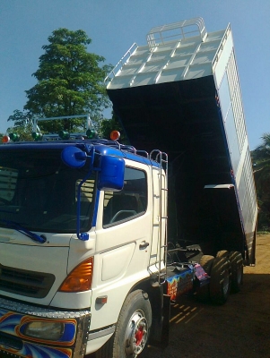 ขายHINO260ปี48ดั๊มเนียม มีระบบลากลูกให้พร้อม ติดต่อได้ที่คุณอ๊อฟ พิจิตร 086-737-9991