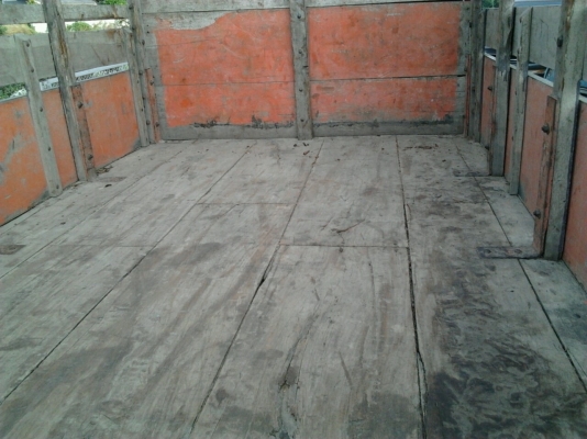 ISUZU ELF 85 HP หกล้อช่วงสั้น กระบะเหล็กคอกไม้ความยาว 3.20 เมตรสภาพดีไม่มีผุกร่อน เครื่องแห้งแรงดีไม่เยิ้ม ภายในเก๋งคอนโซลอยู่ครบ ช่วงล่างคัชซีสวยไม่ผุไม่บวม ยางสภาพดีประมาณ 60\% พร้อมใช้งาน เอกสารเล่มทะเบียนครบพร้อมโอน ราคาต่อรองได้ครับ ISUZU ELF 85 HP หกล้อช่วงสั้น กระบะเหล็กคอกไม้ความยาว 3.20 เมตรสภาพดีไม่มีผุกร่อน เครื่องแห้งแรงดีไม่เยิ้ม ภายในเก๋งคอนโซลอยู่ครบ ช่วงล่างคัชซีสวยไม่ผุไม่บวม ยางสภาพดีประมาณ 60\% พร้อมใช้งาน เอกสารเล่มทะเบียนครบพร้อมโอน ราคาต่อรองได้ครับ