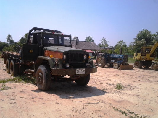 ขายด่วน..รถสิบล้อ เรียว เครื่องนิสสัน ยูดี PE6 turbo 270 hp รถสวย คลาสสิก ใช้ใส่รถแบคโฮ CAT 320 D ได้ มีทะเบียนครบ.