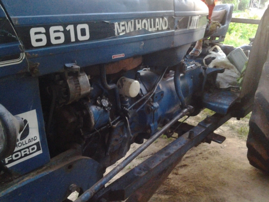 ขายรถแทรกเตอร์ 6610 เสื้อลาย