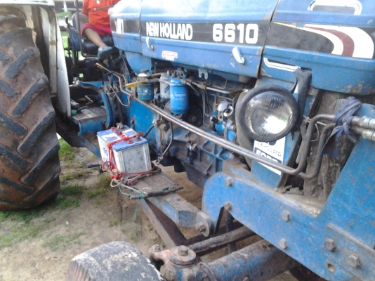 ขายรถแทรกเตอร์ 6610 เสื้อลาย