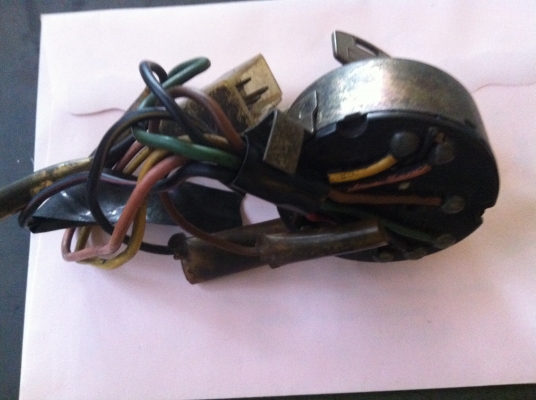 ขอนุญาติพี่เสือ ขายสวิทกุญแจ c95  6 แก๊ก สภาพเดิมๆ ใช้งานได้แน่นอน 0819884773