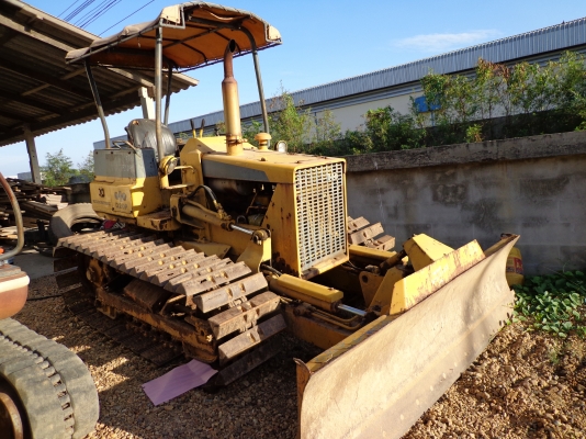 ขายรถแทรคเตอร์ KOMATSU รุ่น D20 P-5 ติดต่อคุณยุทธิ์ โทร. 081-9870866 คณจิ๊ด โทร. 089-7949488