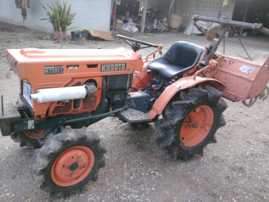 ขาย KOBOTA B7001 พร้อมโรตารี่ รถสวยมากครับมี VDO ขาย KOBOTA B7001 พร้อมโรตารี่ รถสวยมากครับมี VDO