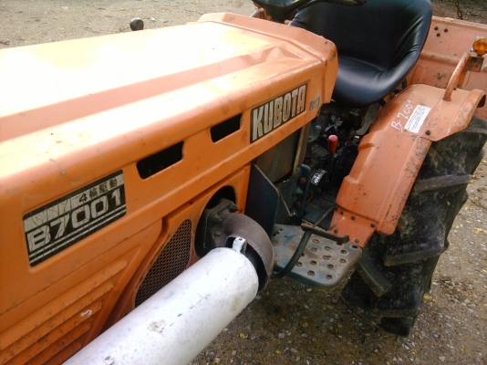 ขาย KOBOTA B7001 พร้อมโรตารี่ รถสวยมากครับมี VDO ขาย KOBOTA B7001 พร้อมโรตารี่ รถสวยมากครับมี VDO