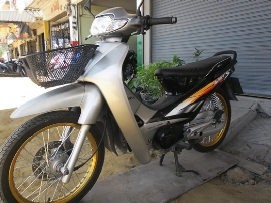 wave100sปี47รถบ้านสภาพดีรถเดิมๆเครื่องดีสีสวยภาษีไม่ขาด