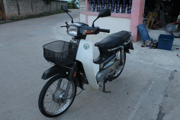 ดรีมคุรุสภาสีเทาดำทะเบียนโอนภาษีเต็มถูกๆ11800บาท