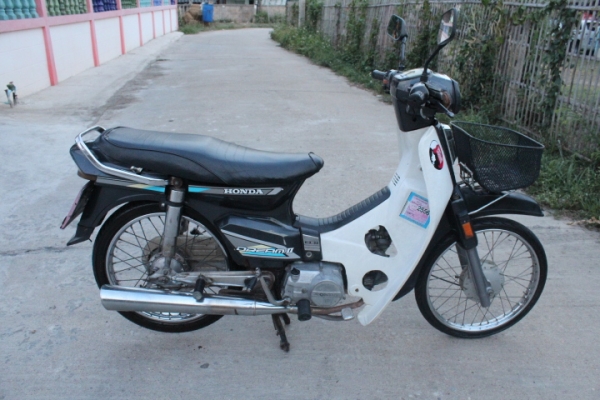 ดรีมคุรุสภาสีเทาดำทะเบียนโอนภาษีเต็มถูกๆ11800บาท