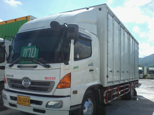HINO   ซีรี่  500  คอมมั่นเร็ว  6 ล้อตู้ 10 บาน