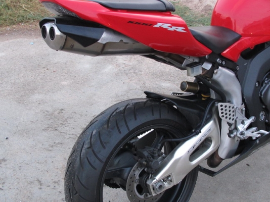 ขาย HONDA CBR1000RR ปี2006 สภาพเยี่ยมๆ