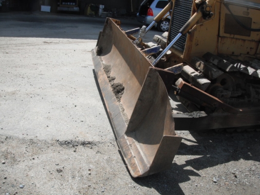 รถแทรกเตอร์ KOMATSU D31P-18 รถนอกนำเข้า สภาพดี เครื่องดี ไม่เคยใช้ในไทย  ติดต่อ มานะ 085-9049669