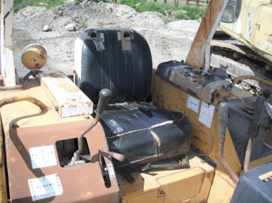 รถแทรกเตอร์ KOMATSU D31P-18 รถนอกนำเข้า สภาพดี เครื่องดี ไม่เคยใช้ในไทย  ติดต่อ มานะ 085-9049669