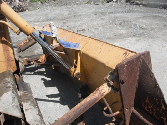 รถแทรกเตอร์ KOMATSU D31P-18 รถนอกนำเข้า สภาพดี เครื่องดี ไม่เคยใช้ในไทย  ติดต่อ มานะ 085-9049669