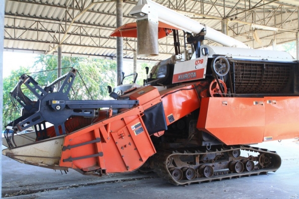 ขายรถเกี่ยว DC-68G