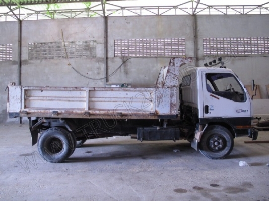 รถบรรทุก 6 ล้อดั๊มพ์ ยี่ห้อ MITSUBISHI จดทะเบียนเมื่อวันที่ 21 กุมภาพันธ์ 2546