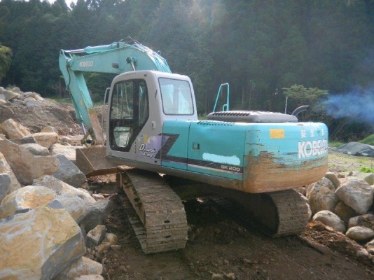 รถขุด KOBELCO  SK200-6 YN07 ปี2000 รถนอกนำเข้า จะถึงไทยแล้วครับ รถสวย สั่งจองก่อนได้ มานะ 085-9049669