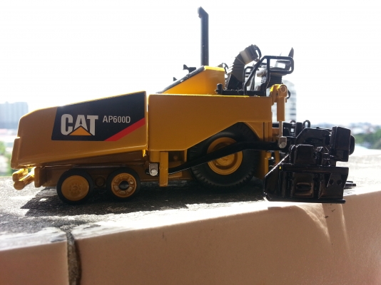 โมเดลรถปูยางคับAP600พร้องส่งคับ โมเดลรถปูยางคับAP600พร้องส่งคับ